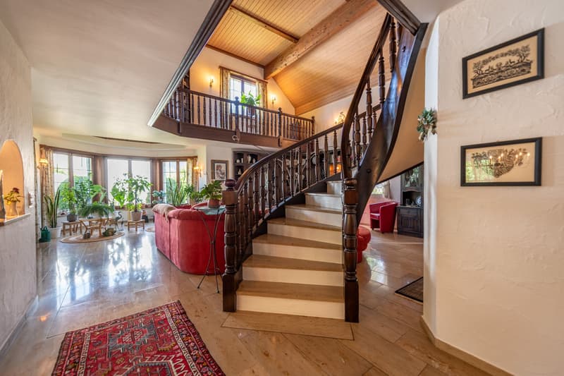 Spacious single-family house with 2'000 m² plot and versatile potential (6)