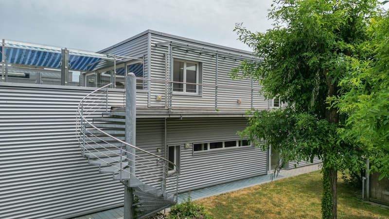 Exclusive residential and commercial property (9)