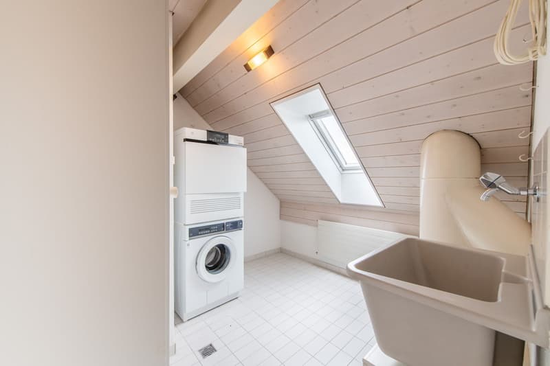 Appartement duplex avec cheminée confortable & lave-linge personnel (13)