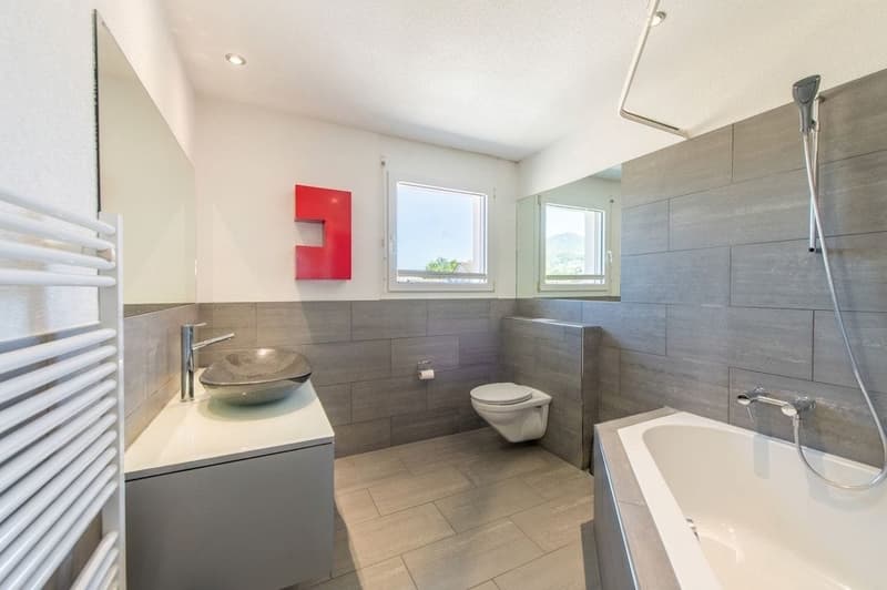 Licht, Garten und Wohnkomfort - 5.5-Zimmer-Doppelhaushälfte mit Umschwung (12)
