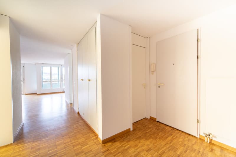 Habiter avec confort : lave-linge personnel, grand balcon & beaucoup d'espace (6)