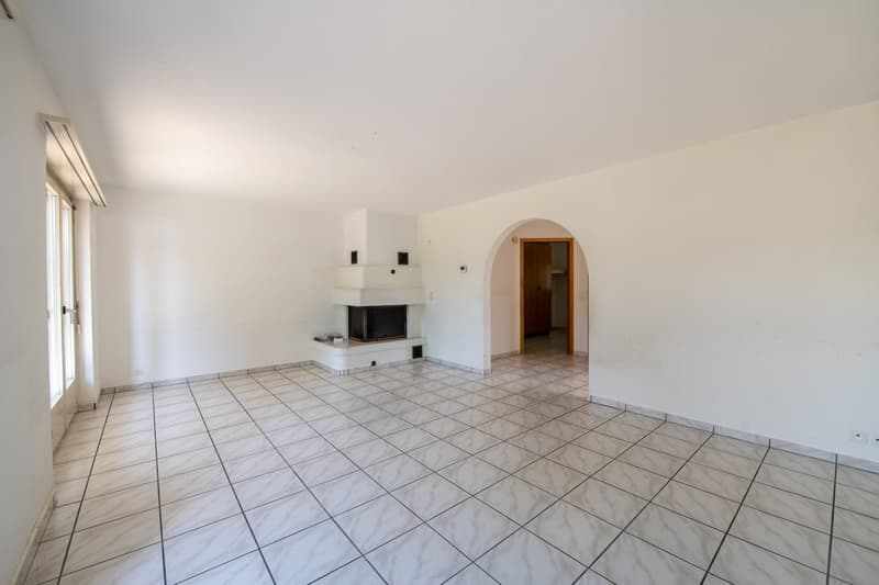 Peaceful living, central location - bright and spacious (2)