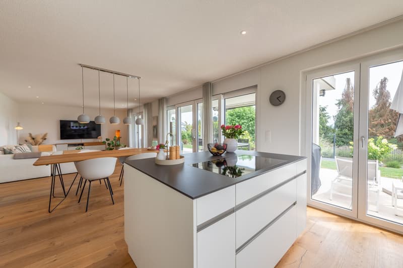 Moderne, lichtdurchflutete Gartenwohnung mit Terrasse & privatem Grünparadies (4)