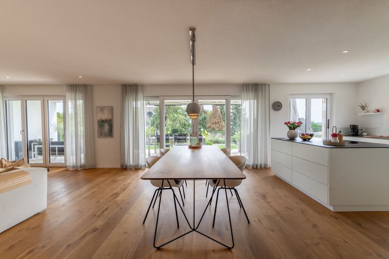 Moderne, lichtdurchflutete Gartenwohnung mit Terrasse & privatem Grünparadies (8)