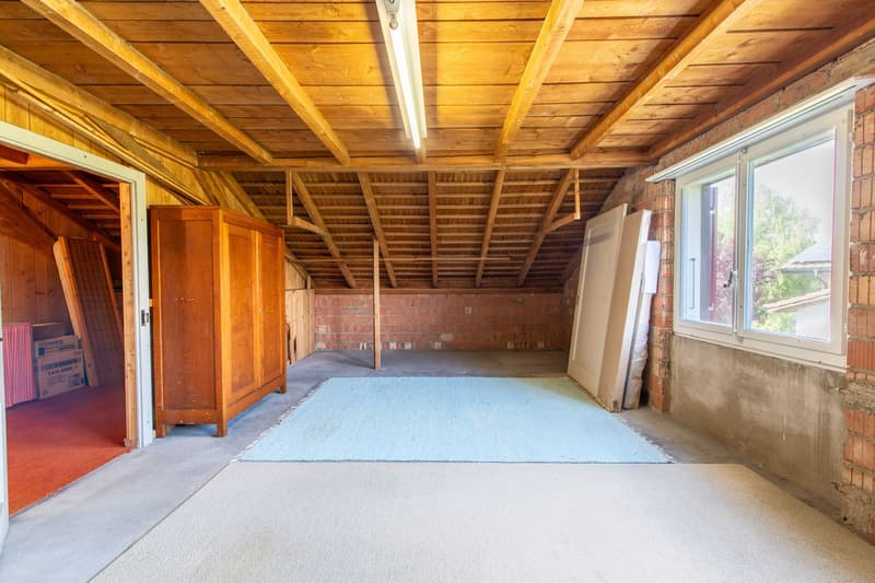 Zentrumsnahes Potenzial: Ausbaubares 5-Zimmer-Einfamilienhaus mit grosszügigem Garten (12)