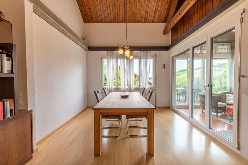 Ihr Rückzugsort mit Weitblick: Freistehendes 6.5-Zimmer-Einfamilienhaus mit Gartenidylle (3)