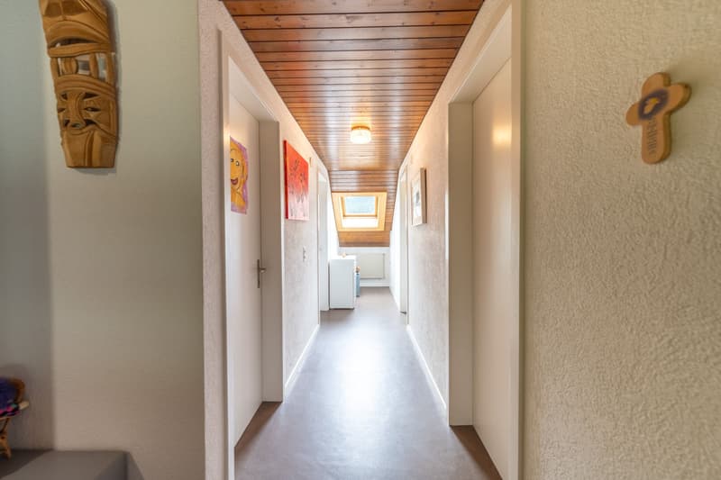 Ihr Rückzugsort mit Weitblick: Freistehendes 6.5-Zimmer-Einfamilienhaus mit Gartenidylle (10)