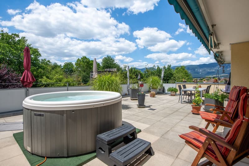 Attikawohnung mit traumhafter Terrasse, Lift und Jurablick (1)