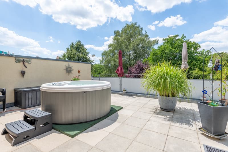 Attikawohnung mit traumhafter Terrasse, Lift und Jurablick (13)
