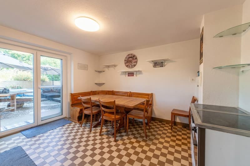 Attraktives Zweifamilien Bauernhaus - frei vom BGBB (3)