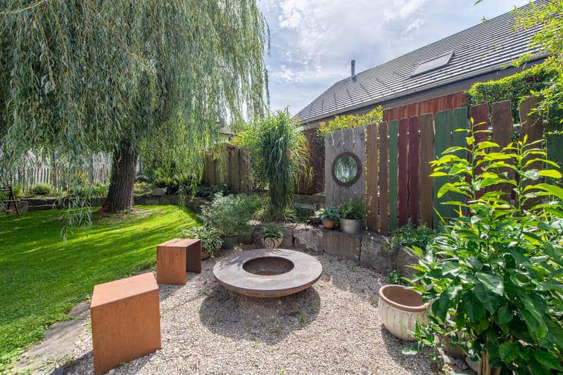 Nachhaltig wohnen - Minergie-Haus mit Wintergarten und Garten (9)