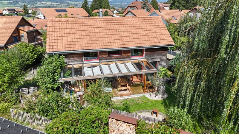 Nachhaltig wohnen - Minergie-Haus mit Wintergarten und Garten (11)