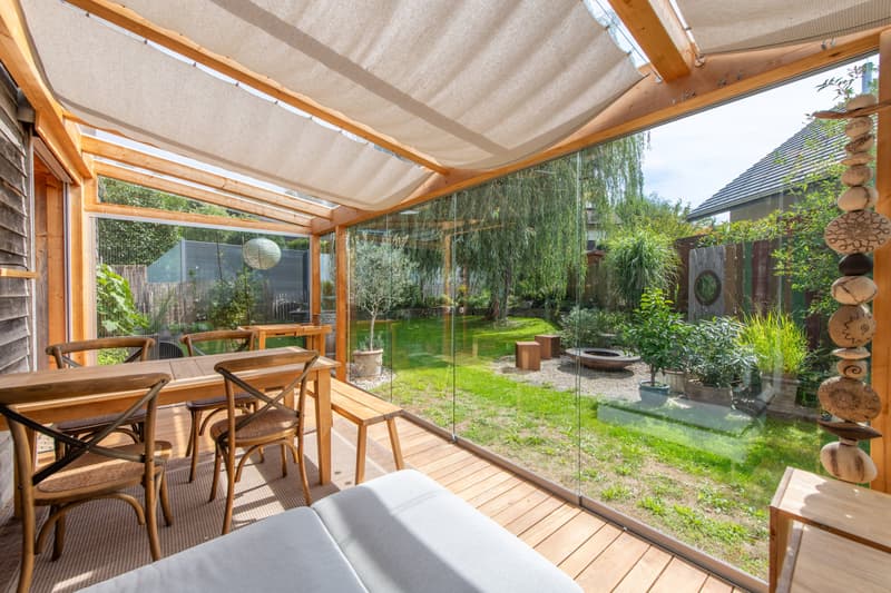 Nachhaltig wohnen - Minergie-Haus mit Wintergarten und Garten (8)