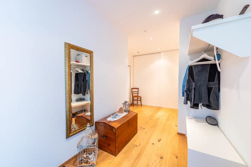 Ankommen, wohlfühlen und Weitblick geniessen - stilvolle 4.5-Zimmer-Terrassenwohnung mit Garten (7)