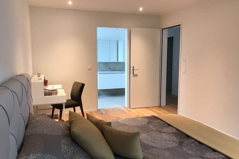 Appartamento moderno 4.5 locali con ampio balcone in affitto a Ennetbürgen (4)