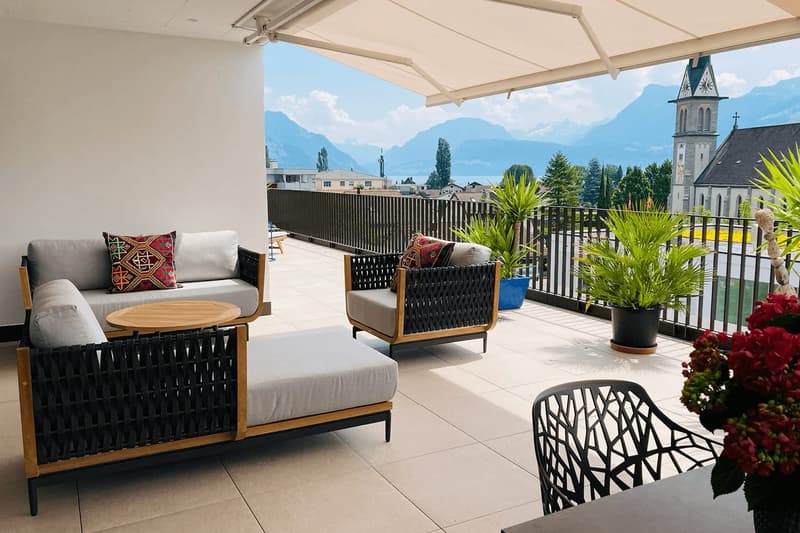 Appartement en attique de 5,5 pièces avec terrasse sud de 112 m² à louer à Ennetbürgen (2)