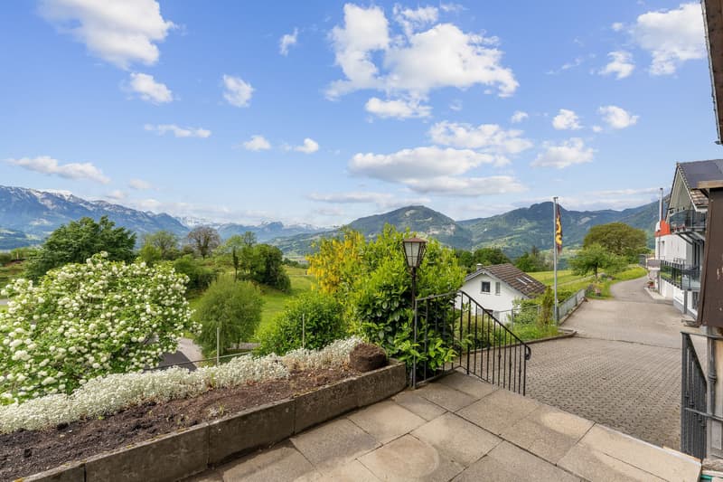 4.5-Zimmer-Einfamilienhaus mit Einliegerwohnung und traumhafter Bergsicht in Ennetmoos (3)