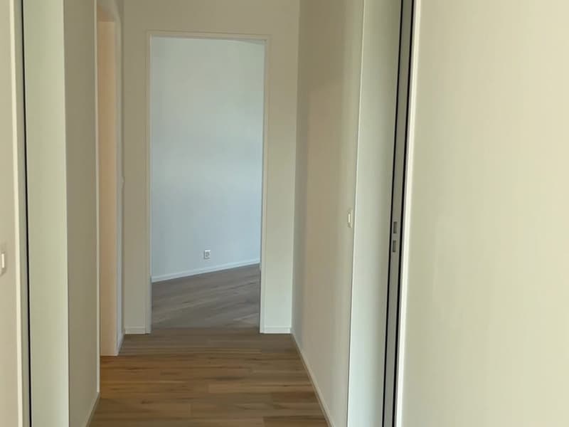 Neuwertig wohnen in Ennetbürgen - moderne 3 1/2-Zimmer-Wohnung mit Balkon (6)