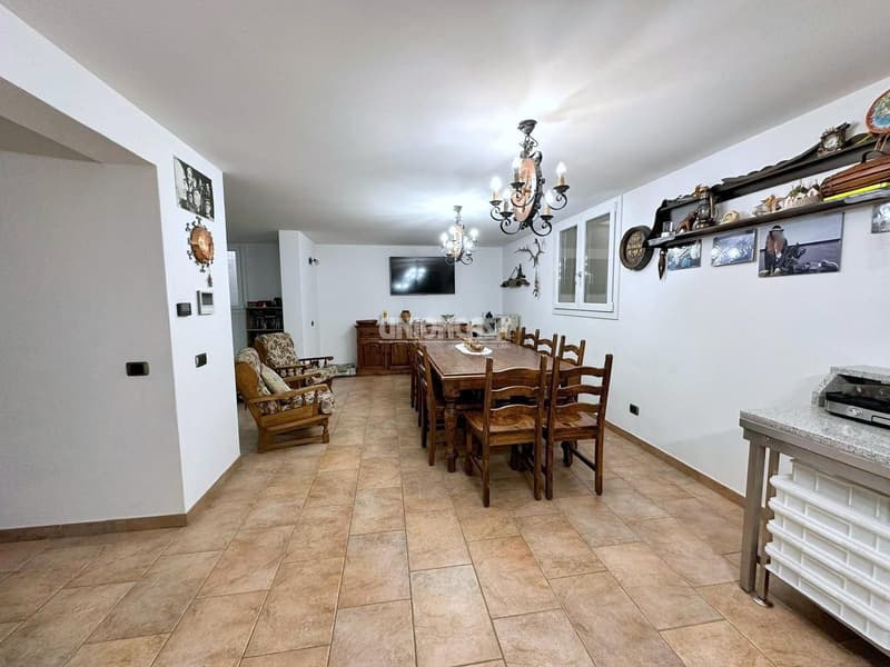 Superbe villa indépendante à Rodero – 4,5 pièces avec piscine et jardin (36)