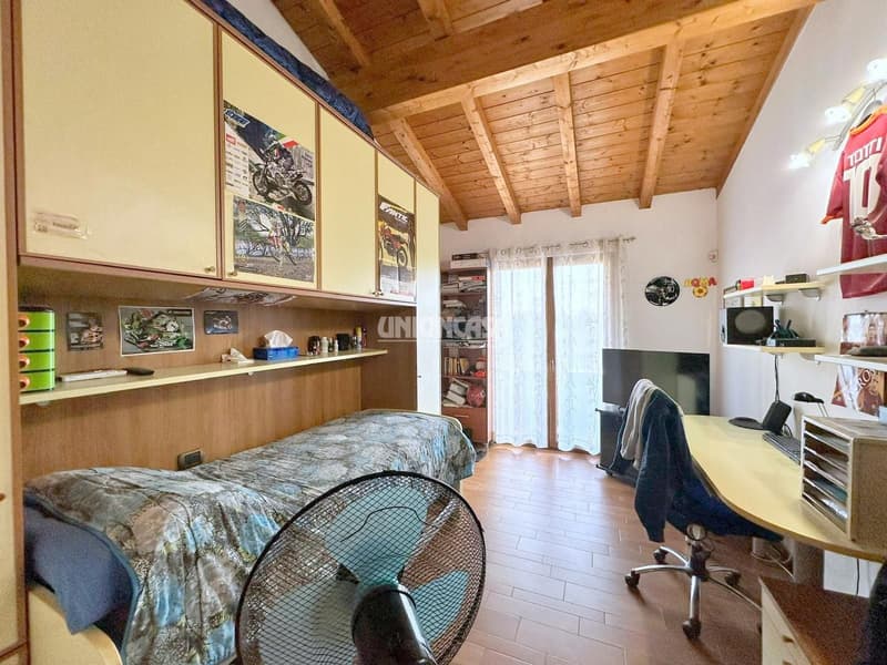 Superbe villa indépendante à Rodero – 4,5 pièces avec piscine et jardin (33)