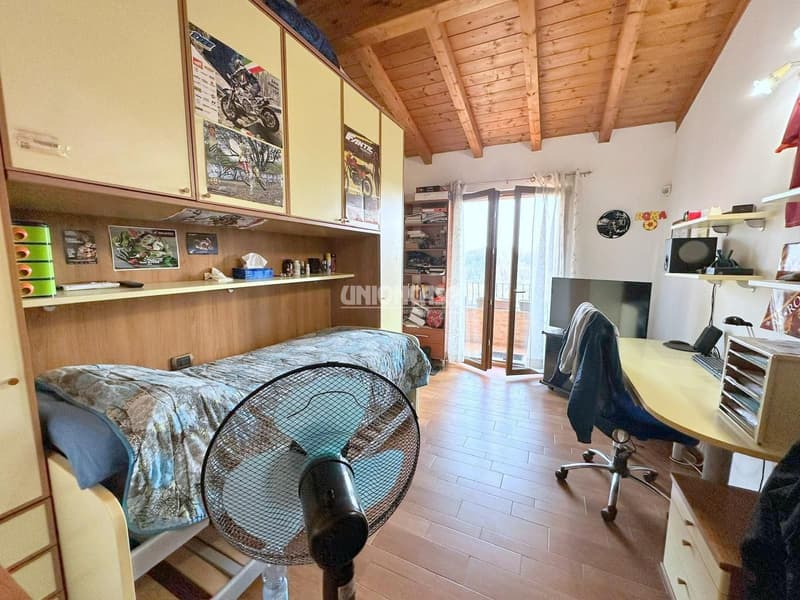 Superbe villa indépendante à Rodero – 4,5 pièces avec piscine et jardin (34)