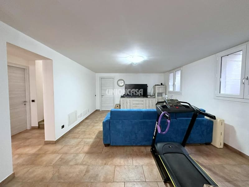 Superbe villa indépendante à Rodero – 4,5 pièces avec piscine et jardin (42)