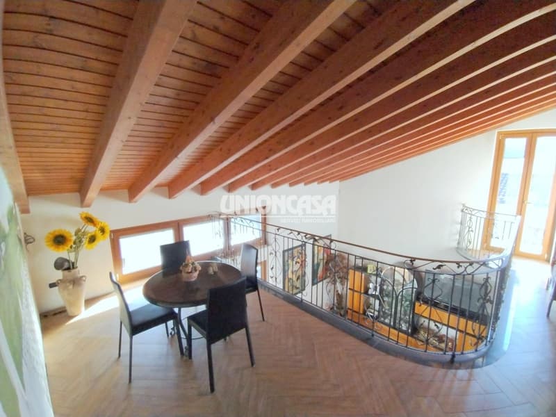 Elegant Independent Villa in Solbiate – 5.5 Rooms with Garden and Garage (22)