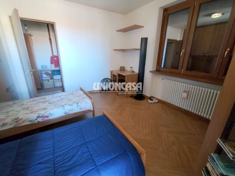 Elegant Independent Villa in Solbiate – 5.5 Rooms with Garden and Garage (27)
