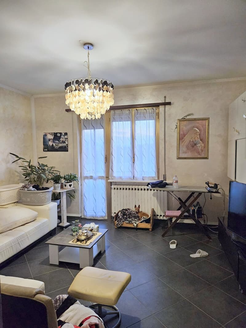 Bright 4-Room Apartment with Balcony and Garage in Bizzarone (3)