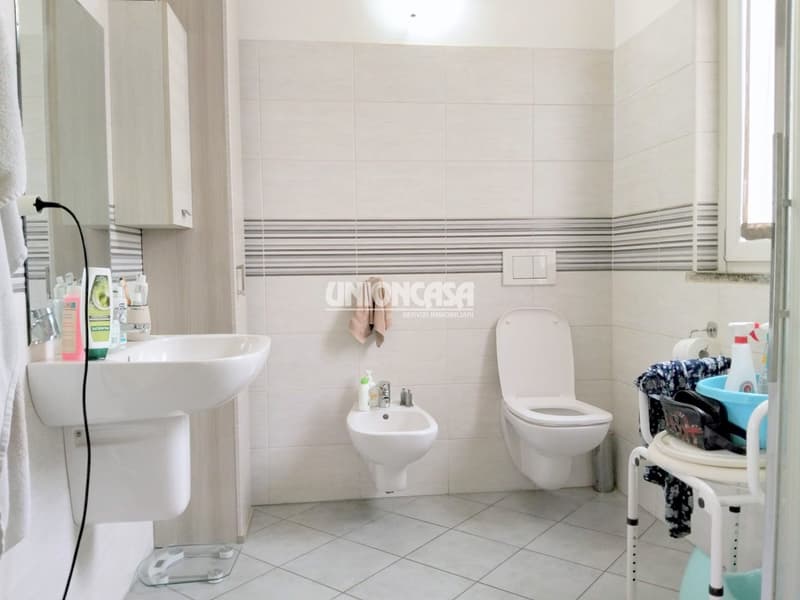 Unabhängiges modernes Haus in Figliaro – 4,5 Zimmer mit Garage und Balkon (16)