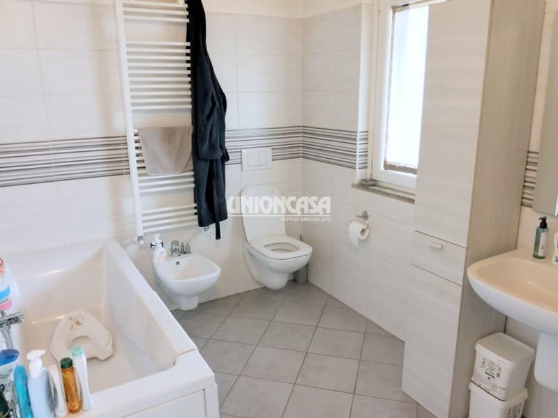 Unabhängiges modernes Haus in Figliaro – 4,5 Zimmer mit Garage und Balkon (24)