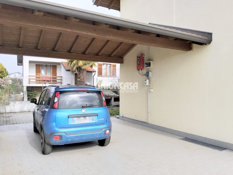 Unabhängiges modernes Haus in Figliaro – 4,5 Zimmer mit Garage und Balkon (40)