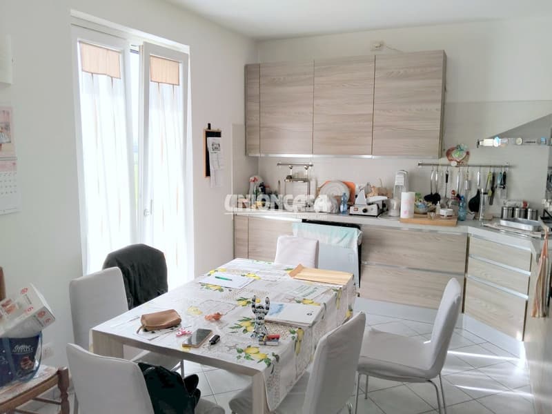 Unabhängiges modernes Haus in Figliaro – 4,5 Zimmer mit Garage und Balkon (14)