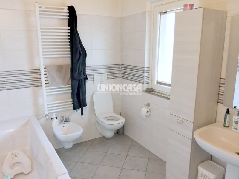 Unabhängiges modernes Haus in Figliaro – 4,5 Zimmer mit Garage und Balkon (26)