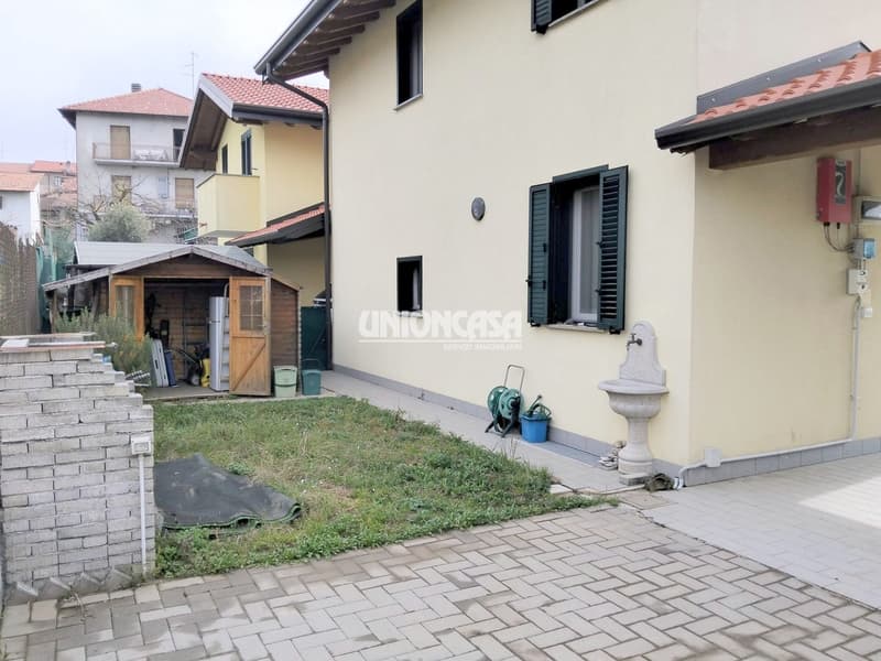 Unabhängiges modernes Haus in Figliaro – 4,5 Zimmer mit Garage und Balkon (5)
