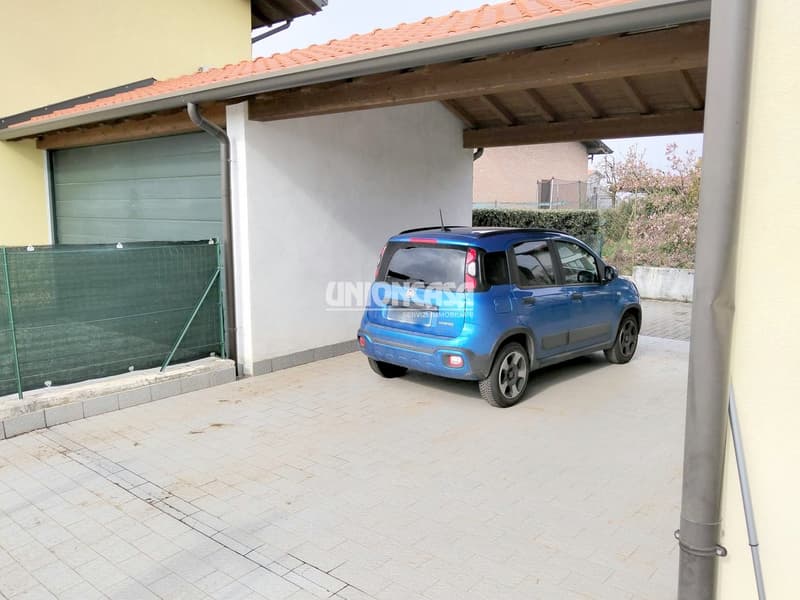 Unabhängiges modernes Haus in Figliaro – 4,5 Zimmer mit Garage und Balkon (41)
