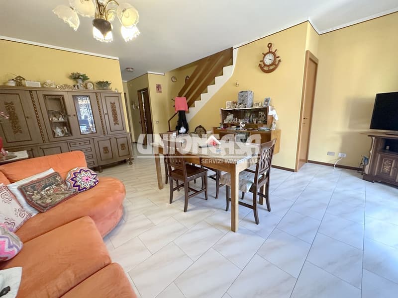 Semi-detached house for sale in Bizzarone – 3.5 rooms with garage and balcony (10)