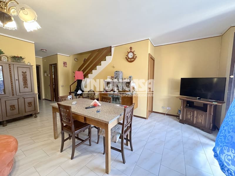 Semi-detached house for sale in Bizzarone – 3.5 rooms with garage and balcony (9)