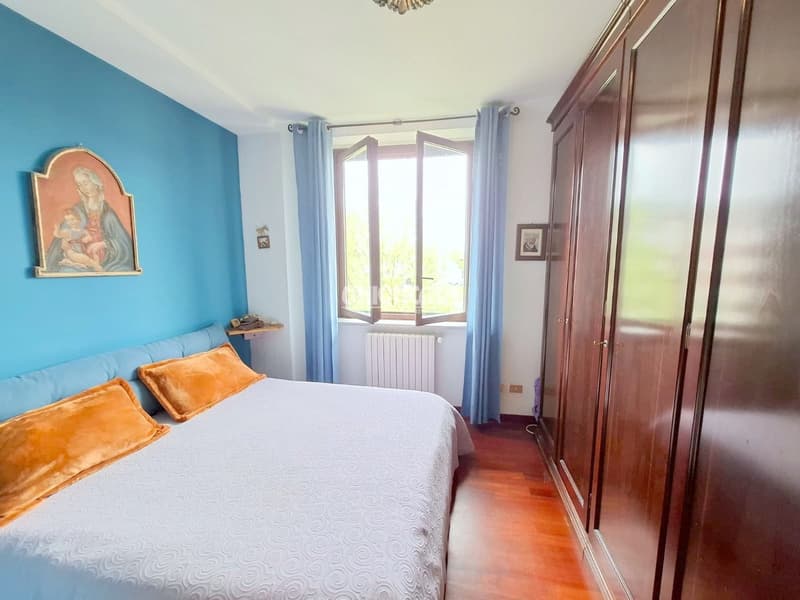 Apartment with 3.5 rooms, balcony and garage in Malnate (24)