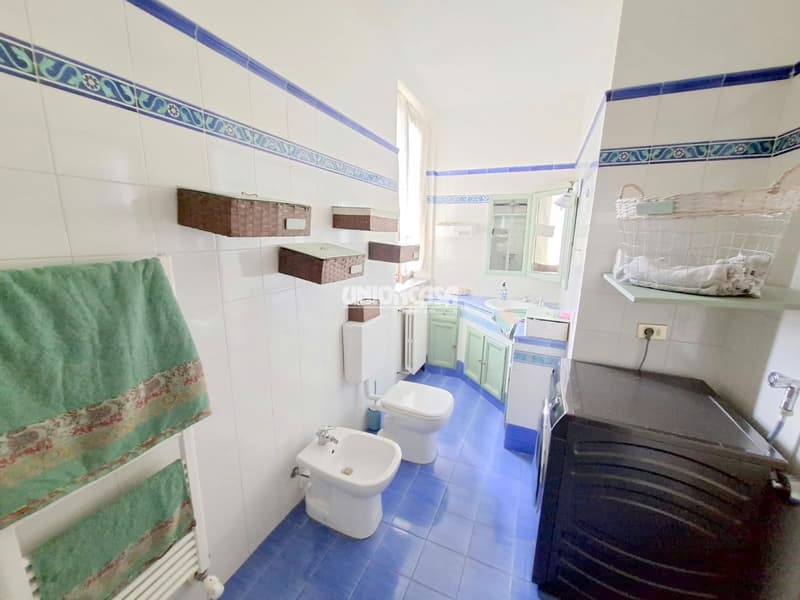 Apartment with 3.5 rooms, balcony and garage in Malnate (26)