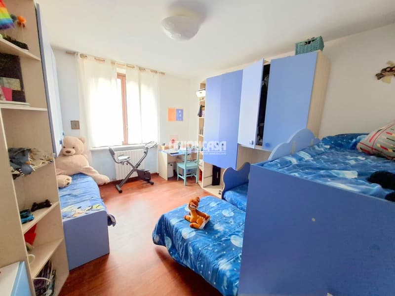 Apartment with 3.5 rooms, balcony and garage in Malnate (30)
