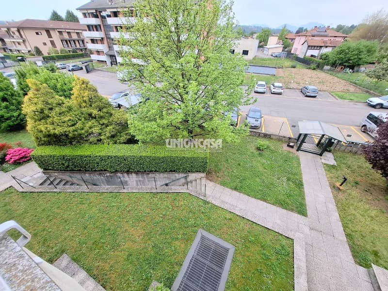 Apartment with 3.5 rooms, balcony and garage in Malnate (19)