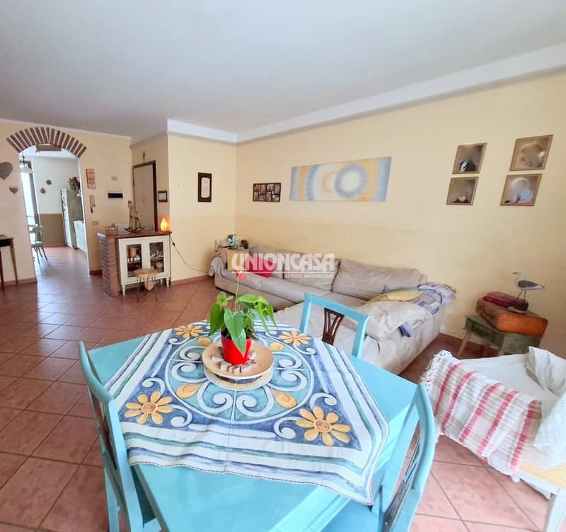 Apartment with 3.5 rooms, balcony and garage in Malnate (10)