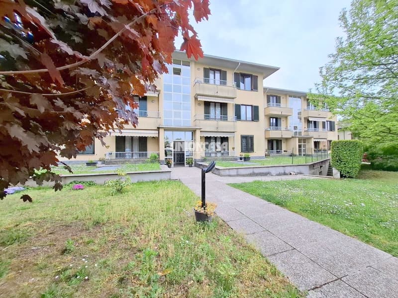 Apartment with 3.5 rooms, balcony and garage in Malnate (3)