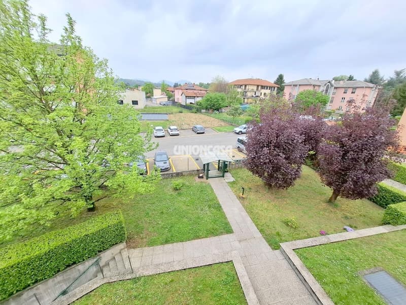Apartment with 3.5 rooms, balcony and garage in Malnate (20)