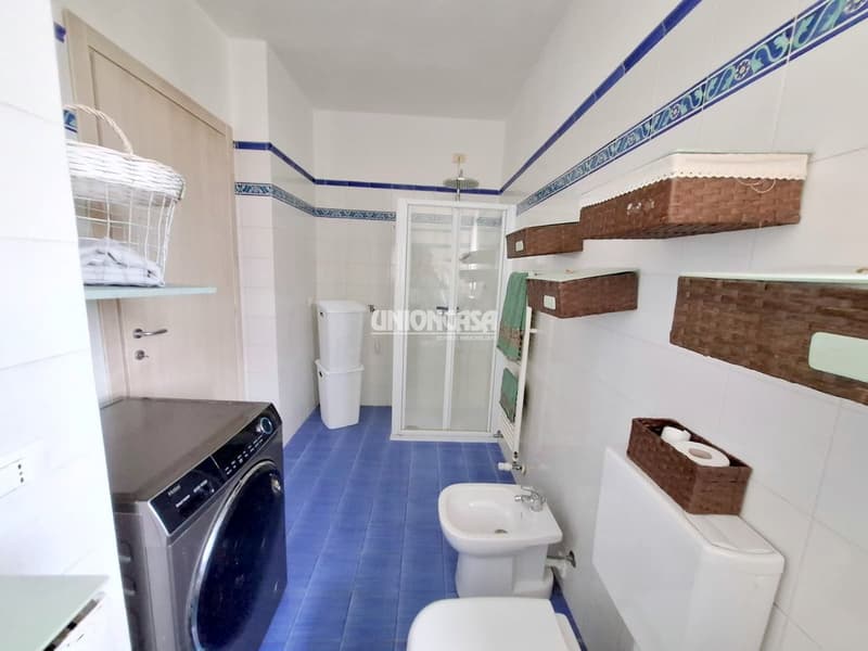 Apartment with 3.5 rooms, balcony and garage in Malnate (25)