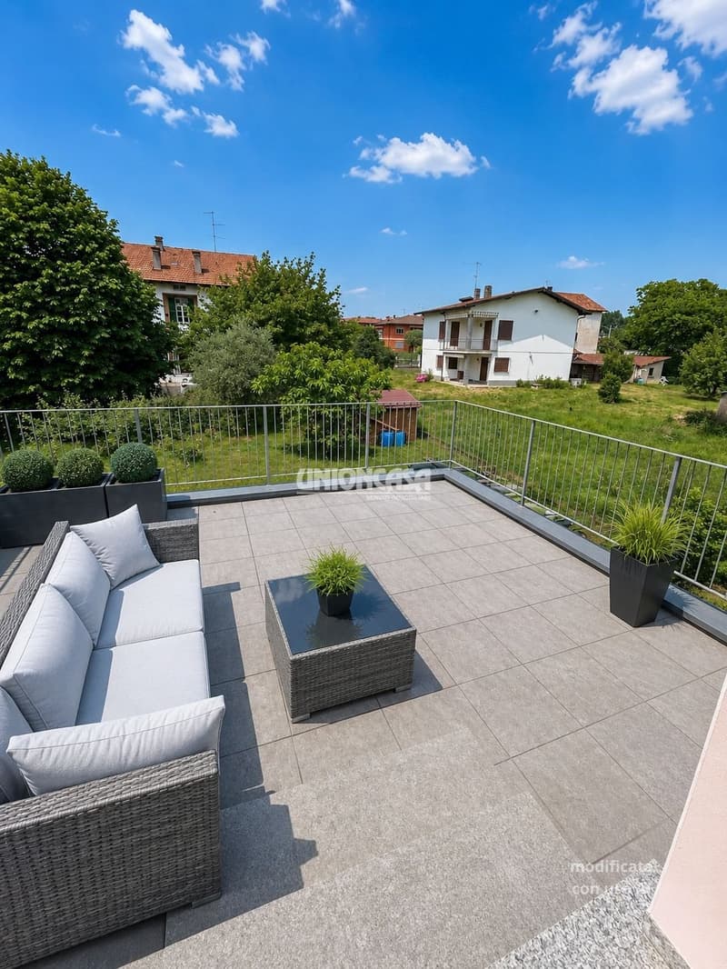Independent Villa with Garden in Concagno – 4 Rooms, Modern and Quiet (25)