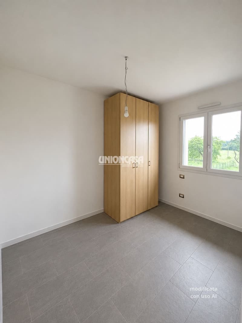 Independent Villa with Garden in Concagno – 4 Rooms, Modern and Quiet (23)