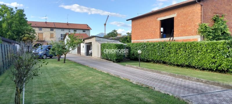 Villetta Bifamiliare zur Verkauf in Valmorea – Große Räume und Privatgarten (7)
