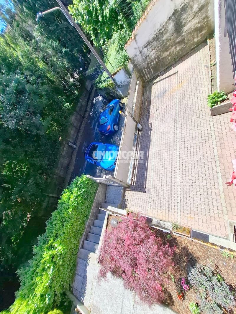 Einfamilienhaus mit Garten und Garage in Bizzarone (6)